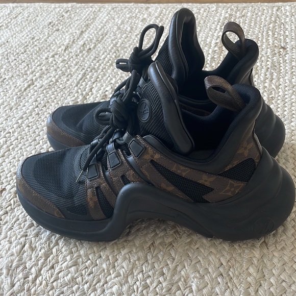 Louis Vuitton LV Archlight Sneaker - Picture 5 of 7